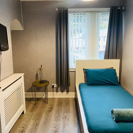 Nevis Rooms - Self Check In With Free Onsite Parking Inverlochy Exterior photo