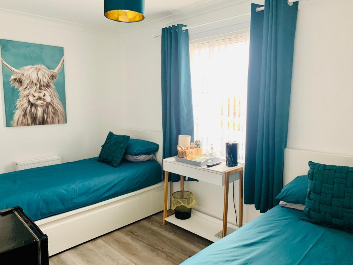 Nevis Rooms - Self Check In With Free Onsite Parking Inverlochy Exterior photo