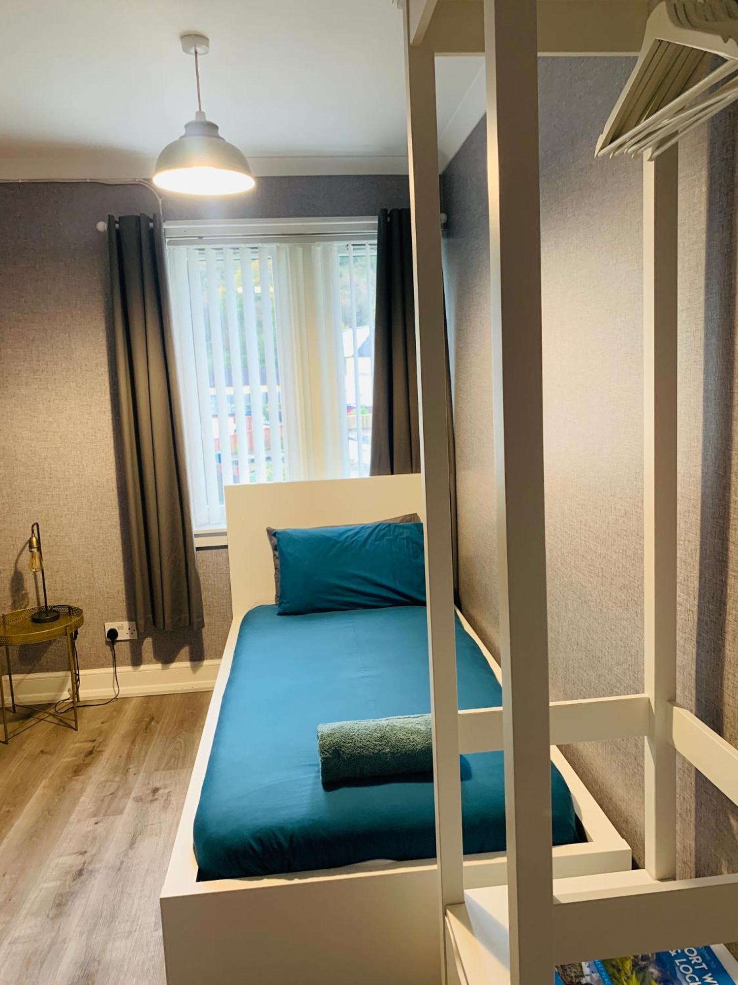 Nevis Rooms - Self Check In With Free Onsite Parking Inverlochy Exterior photo
